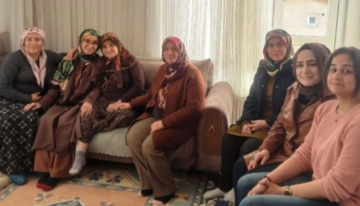 AK Parti Karaman Kadın Kolları’ndan Gönüllere Dokunan Hane Ziyaretleri