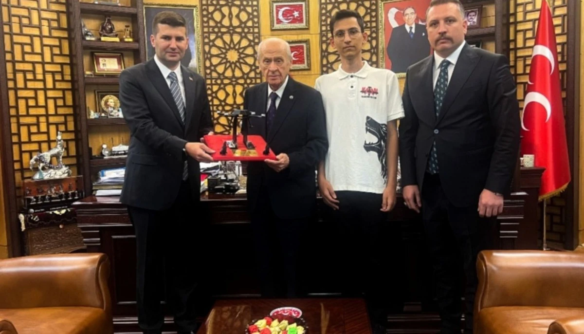 MHP Genel Başkanı Devlet Bahçeli'ye anlamlı hediye